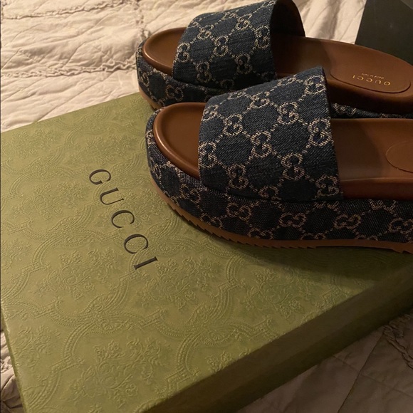 Gucci Slides - Picture 4 of 11